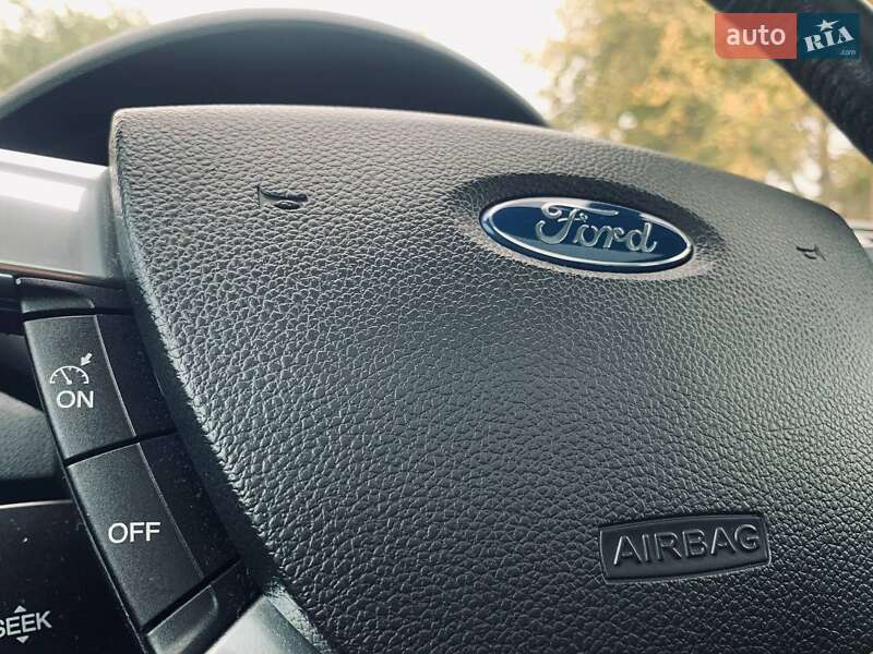 Внедорожник / Кроссовер Ford Kuga 2009 в Николаеве