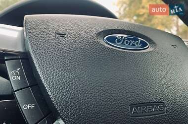 Внедорожник / Кроссовер Ford Kuga 2009 в 