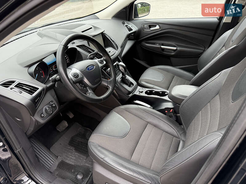 Внедорожник / Кроссовер Ford Kuga 2016 в Кременце