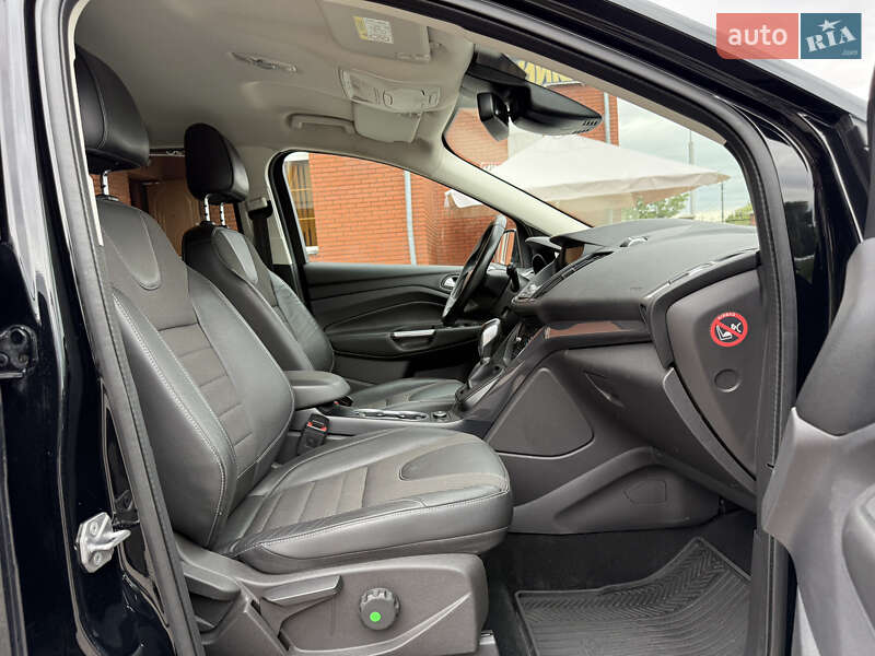 Внедорожник / Кроссовер Ford Kuga 2016 в Кременце