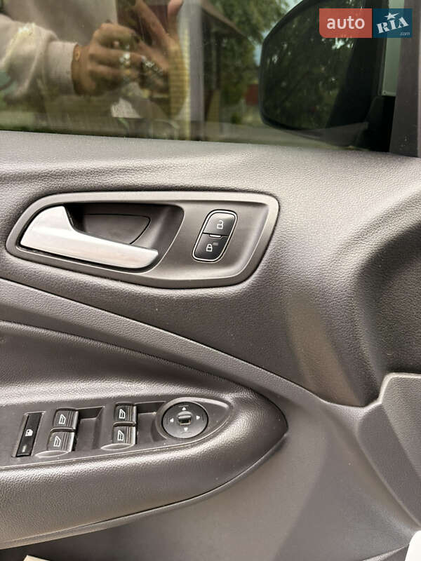 Внедорожник / Кроссовер Ford Kuga 2017 в Киеве фото 8 Внедорожник / Кроссовер Ford Kuga 2017 в Киеве