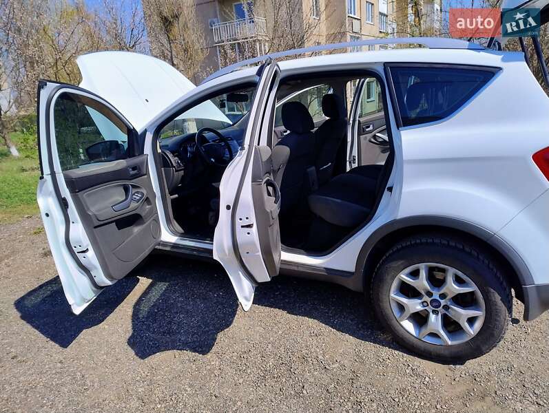 Внедорожник / Кроссовер Ford Kuga 2011 в Харькове