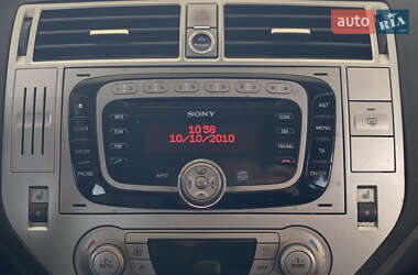 Внедорожник / Кроссовер Ford Kuga 2010 в 