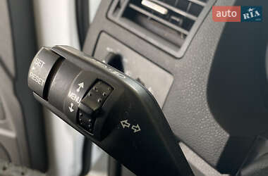 Внедорожник / Кроссовер Ford Kuga 2010 в 