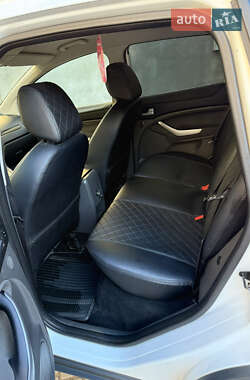 Позашляховик / Кросовер Ford Kuga 2010 в  фото 6 Позашляховик / Кросовер Ford Kuga 2010 в