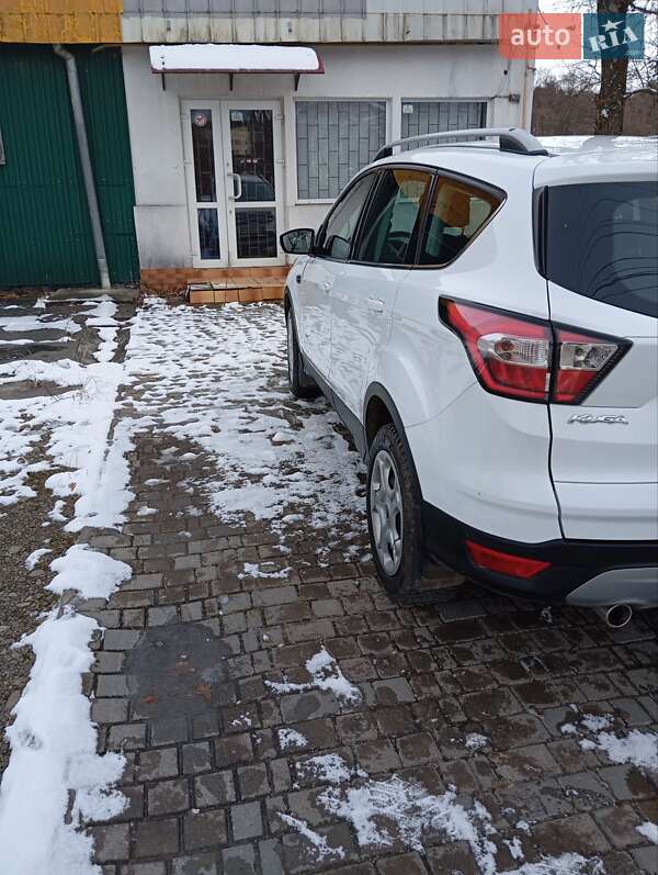 Внедорожник / Кроссовер Ford Kuga 2017 в Моршине