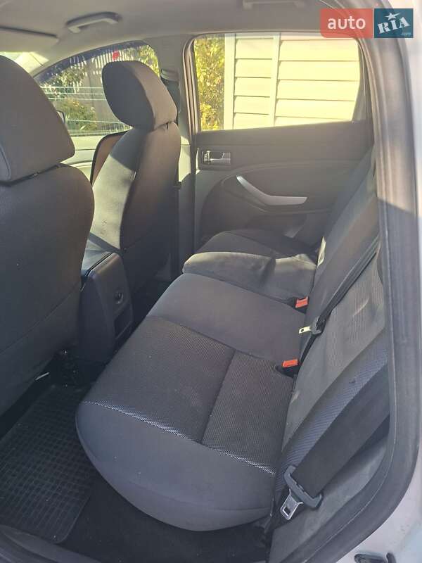 Внедорожник / Кроссовер Ford Kuga 2011 в Гадяче