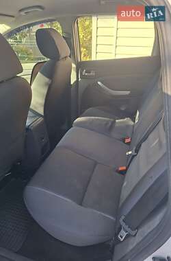 Внедорожник / Кроссовер Ford Kuga 2011 в 