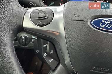 Внедорожник / Кроссовер Ford Kuga 2013 в 
