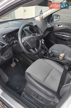 Внедорожник / Кроссовер Ford Kuga 2016 в 