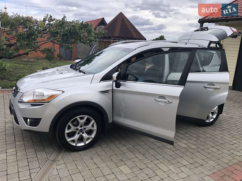 Позашляховик / Кросовер Ford Kuga 2011 в Одесі