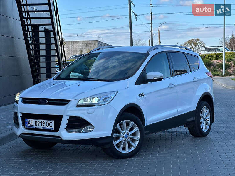 Внедорожник / Кроссовер Ford Kuga 2016 в Днепре