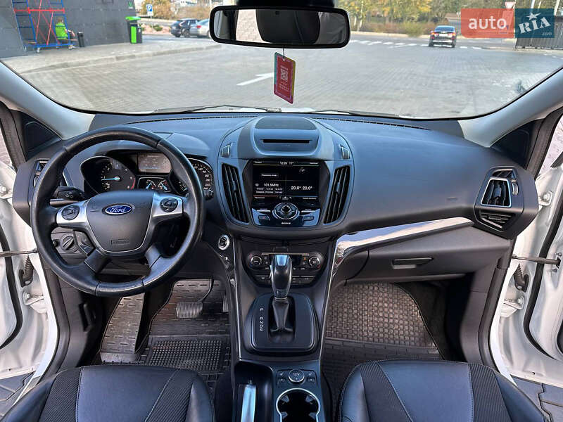 Внедорожник / Кроссовер Ford Kuga 2016 в Днепре