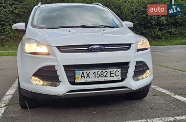 Внедорожник / Кроссовер Ford Kuga 2013 в 