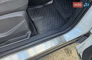Внедорожник / Кроссовер Ford Kuga 2013 в 