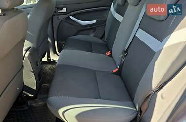 Позашляховик / Кросовер Ford Kuga 2012 в 