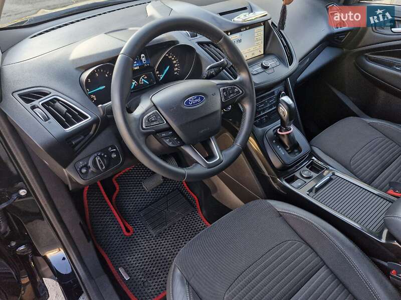Позашляховик / Кросовер Ford Kuga 2019 в Миколаєві
