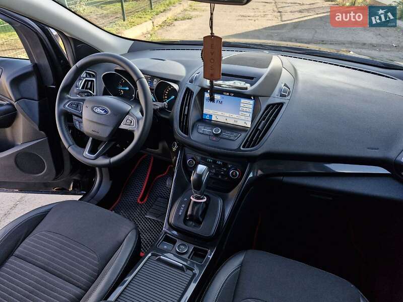 Позашляховик / Кросовер Ford Kuga 2019 в Миколаєві