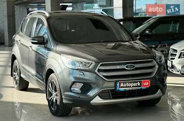 Внедорожник / Кроссовер Ford Kuga 2017 в 