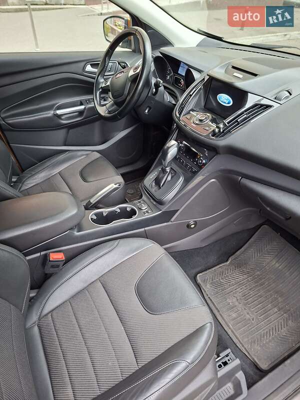 Внедорожник / Кроссовер Ford Kuga 2015 в Киеве