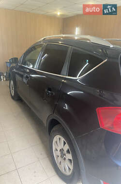 Внедорожник / Кроссовер Ford Kuga 2012 в 