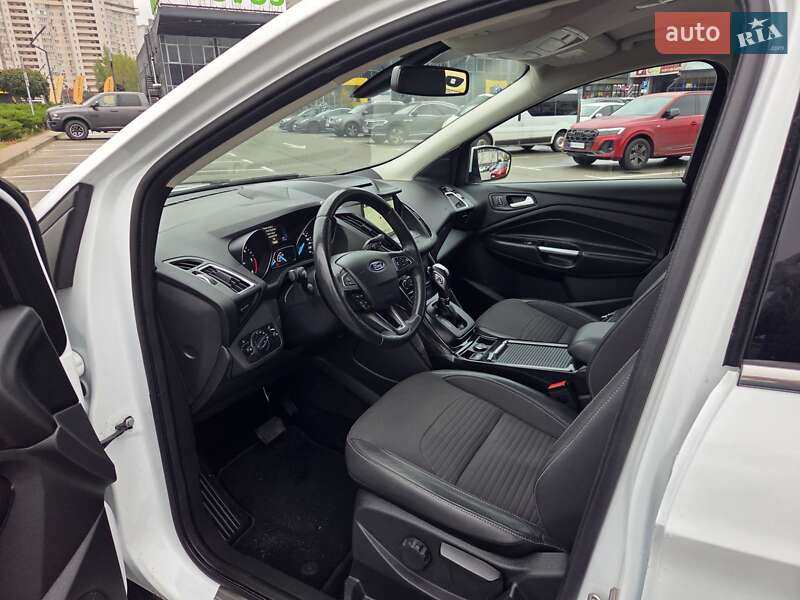 Позашляховик / Кросовер Ford Kuga 2019 в Києві