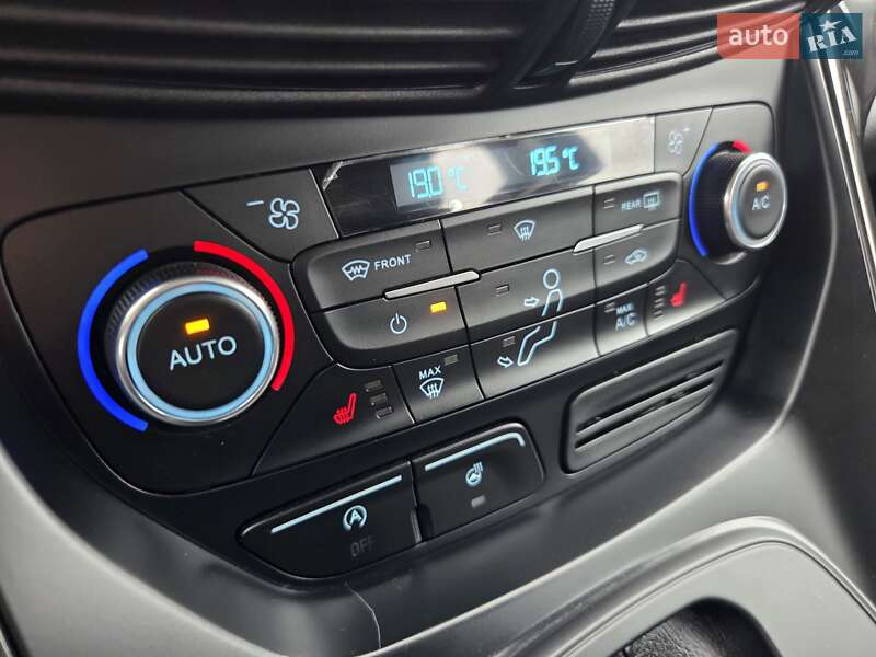 Позашляховик / Кросовер Ford Kuga 2019 в Києві