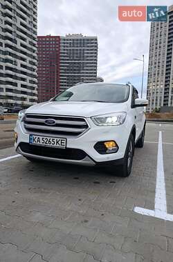 Позашляховик / Кросовер Ford Kuga 2018 в Києві