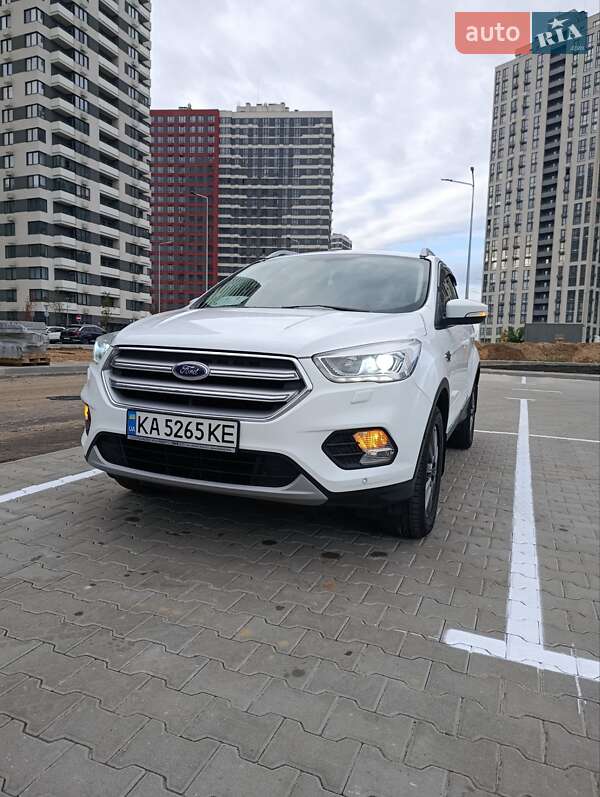 Внедорожник / Кроссовер Ford Kuga 2018 в Киеве