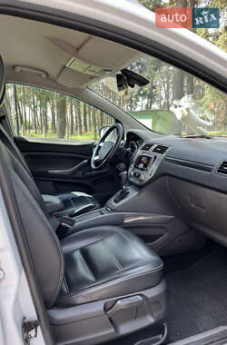 Внедорожник / Кроссовер Ford Kuga 2011 в 