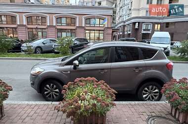 Позашляховик / Кросовер Ford Kuga 2011 в 