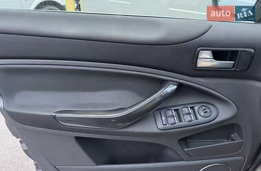 Позашляховик / Кросовер Ford Kuga 2011 в 
