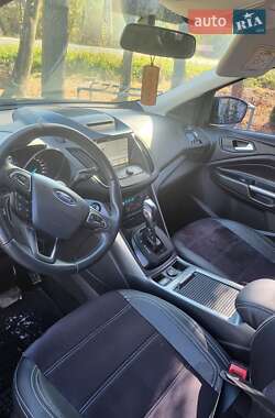 Внедорожник / Кроссовер Ford Kuga 2019 в 