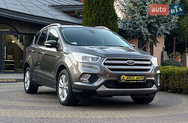 Внедорожник / Кроссовер Ford Kuga 2017 в Львове