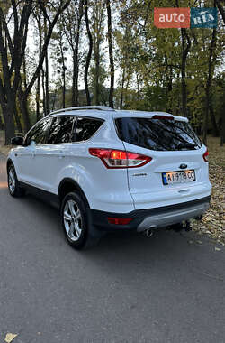 Позашляховик / Кросовер Ford Kuga 2015 в 