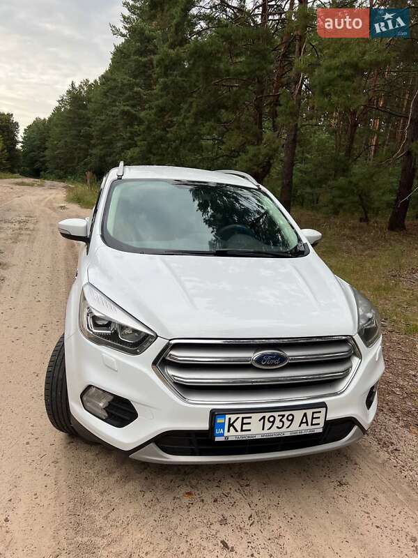 Позашляховик / Кросовер Ford Kuga 2019 в Києві