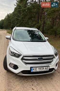 Внедорожник / Кроссовер Ford Kuga 2019 в 