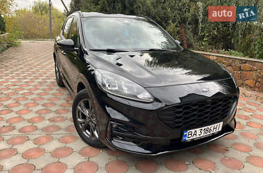 Позашляховик / Кросовер Ford Kuga 2021 в  фото 19 Позашляховик / Кросовер Ford Kuga 2021 в