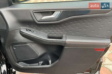 Позашляховик / Кросовер Ford Kuga 2021 в  фото 72 Позашляховик / Кросовер Ford Kuga 2021 в