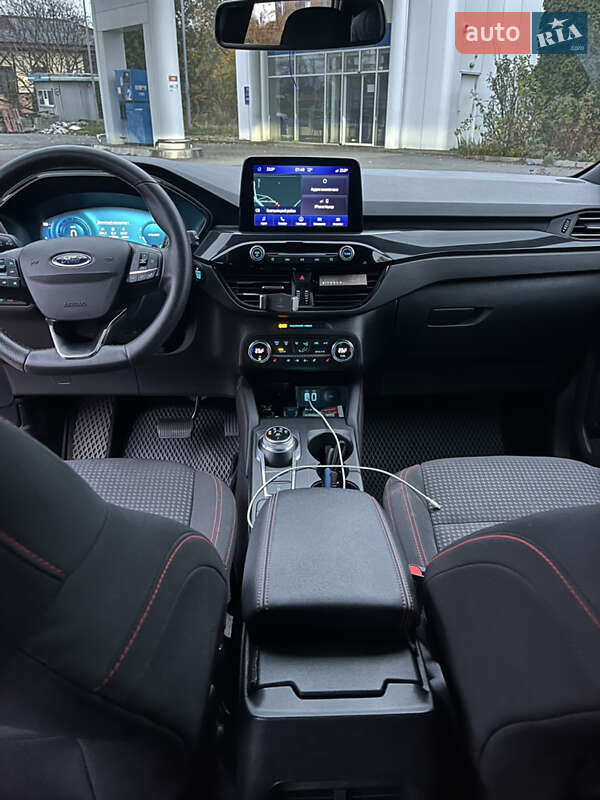 Внедорожник / Кроссовер Ford Kuga 2021 в Хмельницком
