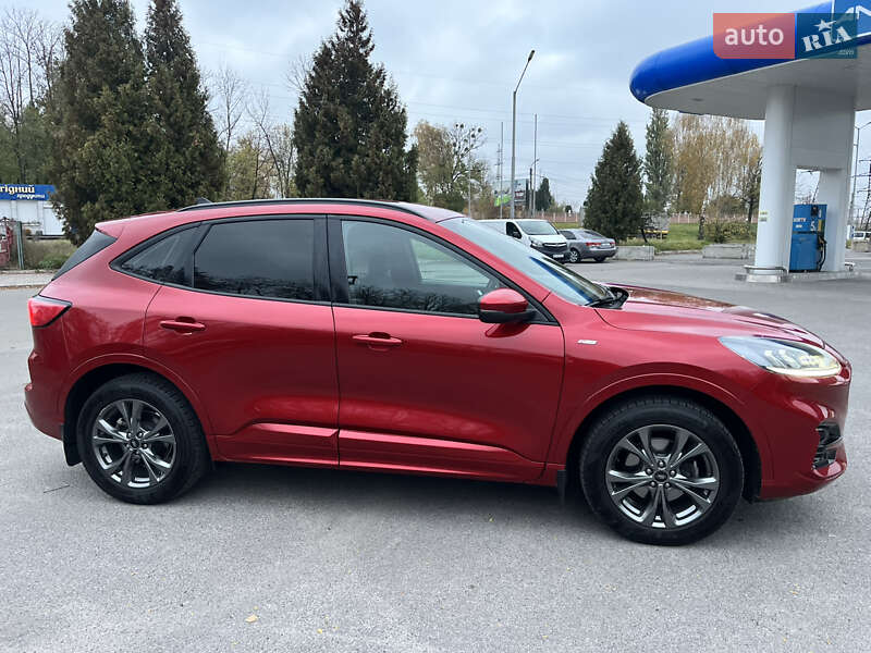 Внедорожник / Кроссовер Ford Kuga 2021 в Хмельницком
