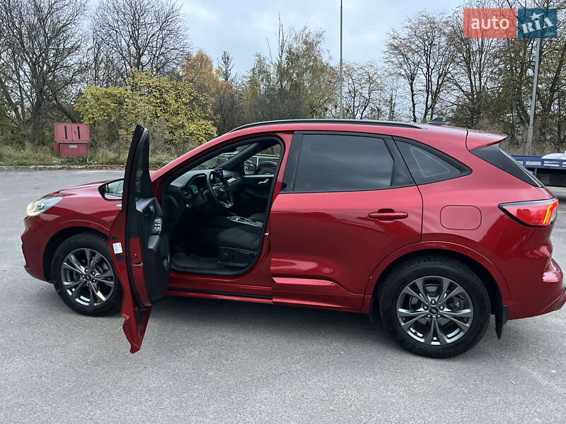 Внедорожник / Кроссовер Ford Kuga 2021 в Хмельницком
