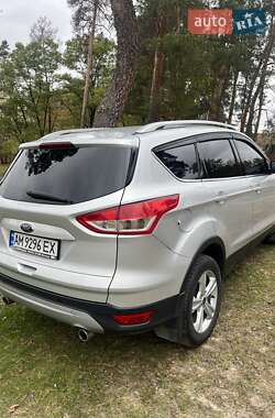 Позашляховик / Кросовер Ford Kuga 2014 в  фото 10 Позашляховик / Кросовер Ford Kuga 2014 в