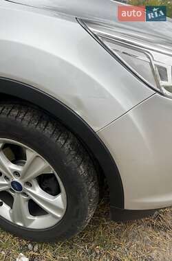Позашляховик / Кросовер Ford Kuga 2014 в  фото 11 Позашляховик / Кросовер Ford Kuga 2014 в
