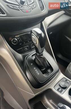 Позашляховик / Кросовер Ford Kuga 2014 в  фото 29 Позашляховик / Кросовер Ford Kuga 2014 в
