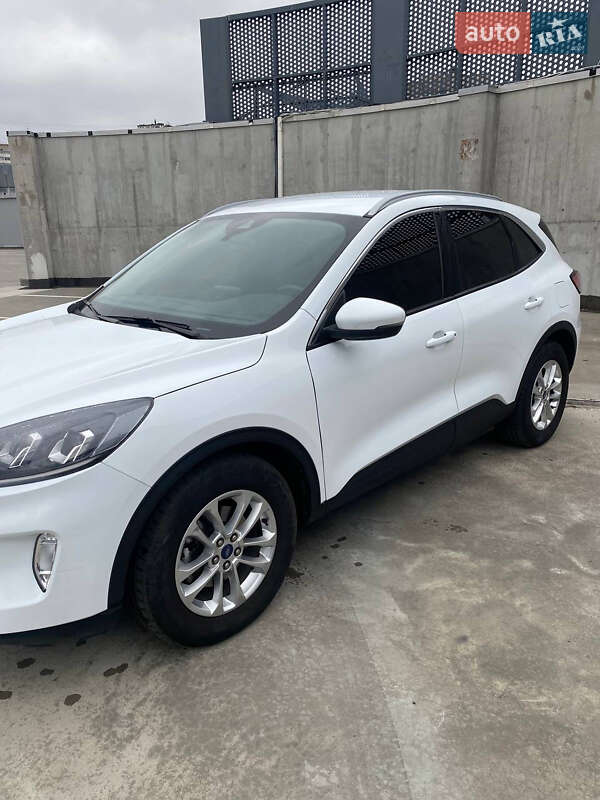 Внедорожник / Кроссовер Ford Kuga 2022 в Киеве