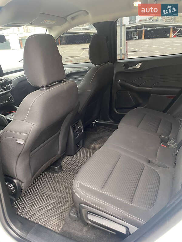 Внедорожник / Кроссовер Ford Kuga 2022 в Киеве