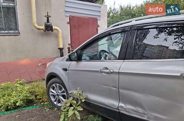 Внедорожник / Кроссовер Ford Kuga 2017 в Каменец-Подольском