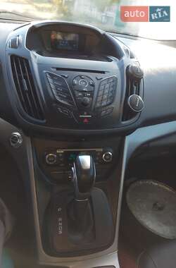 Внедорожник / Кроссовер Ford Kuga 2013 в 