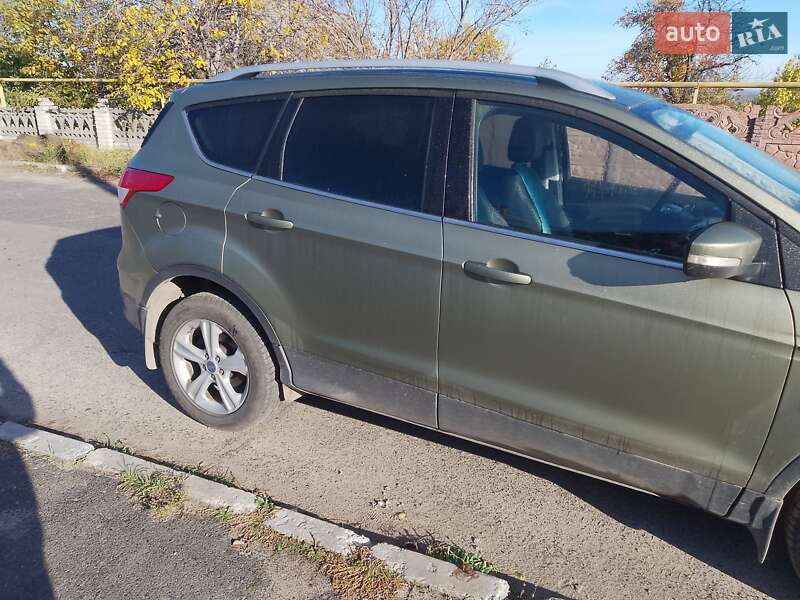 Внедорожник / Кроссовер Ford Kuga 2013 в Великой Александровке